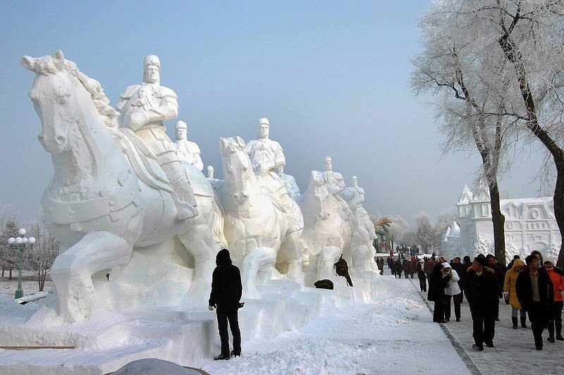 snow_sculptures_13