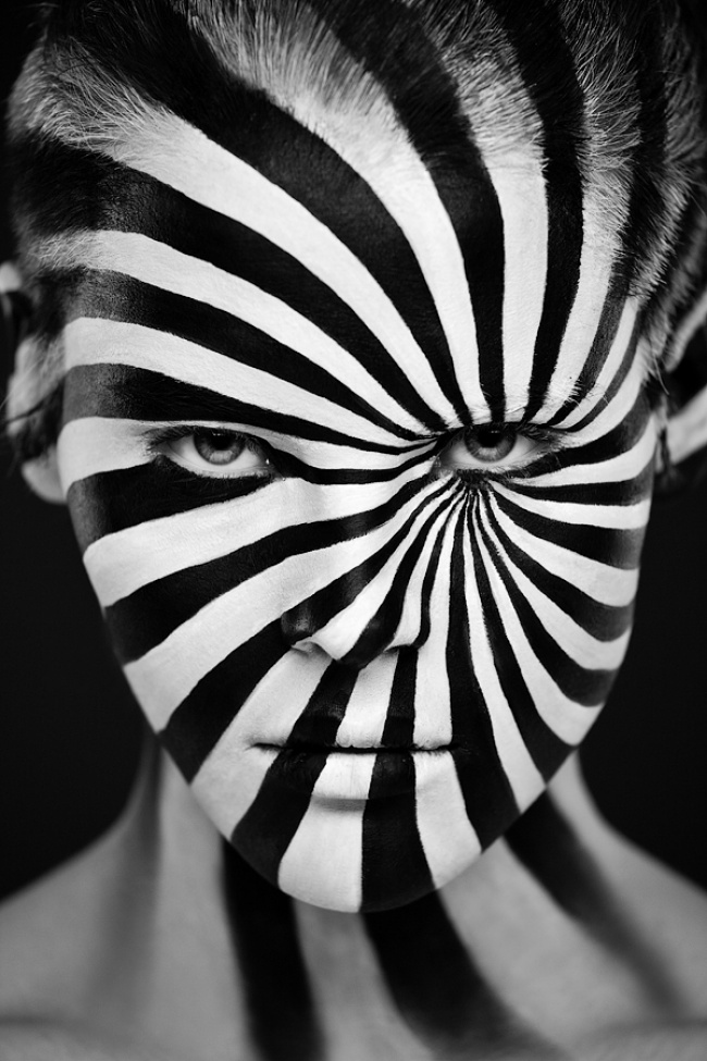 Optical illusions in body art