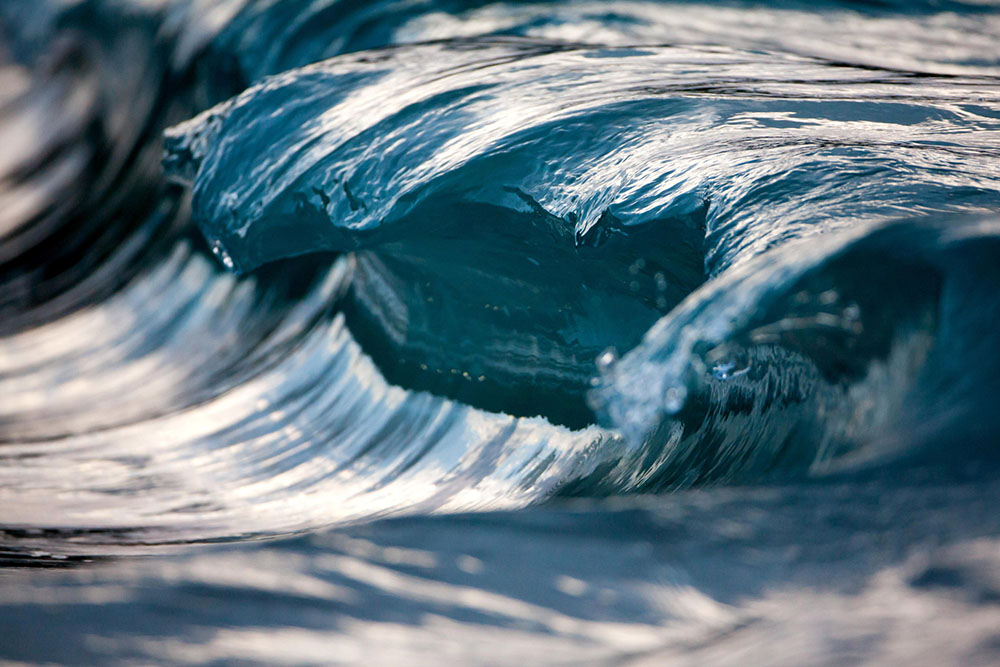 Ocean waves frozen in time