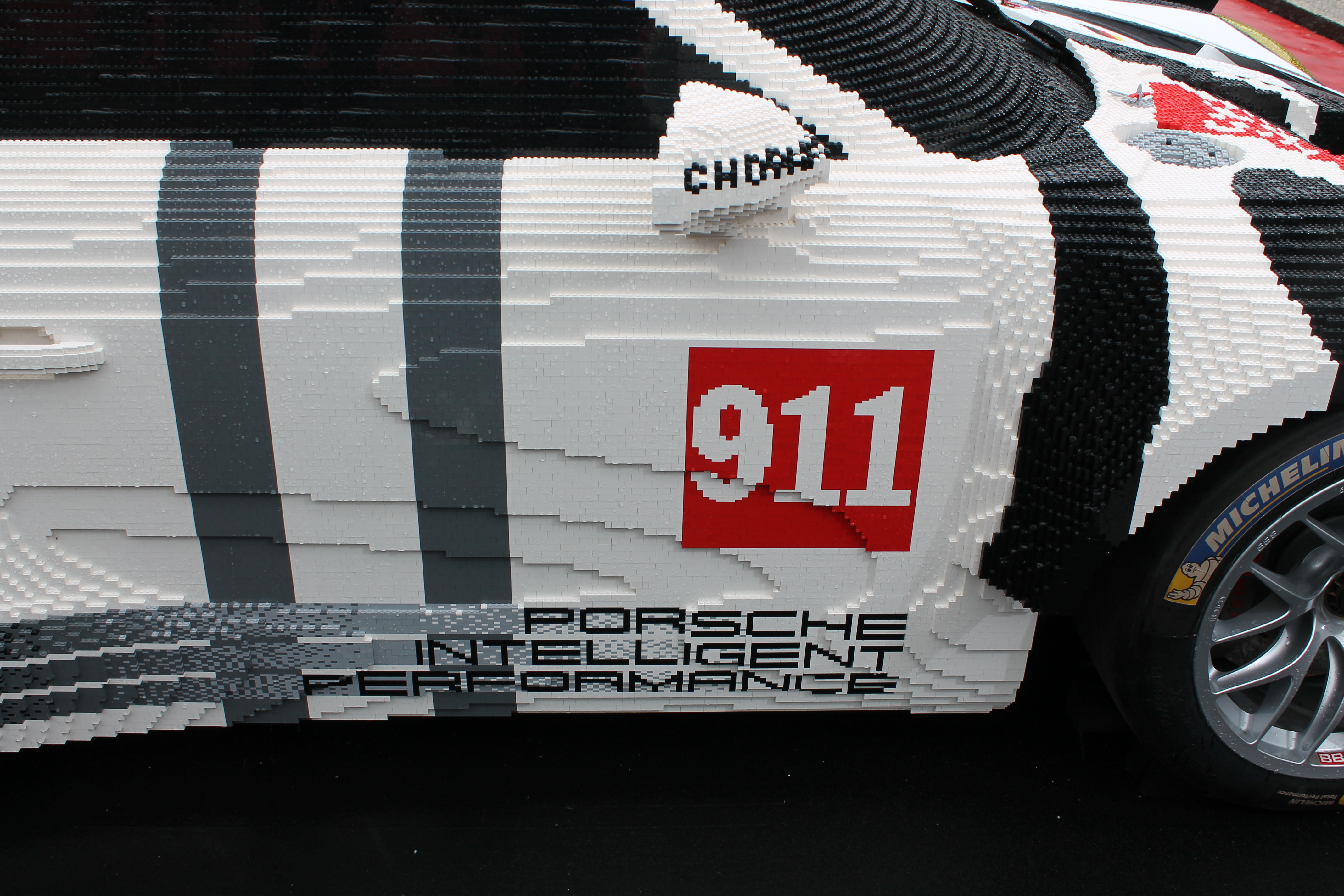 Porsche 911 RSR made of Lego