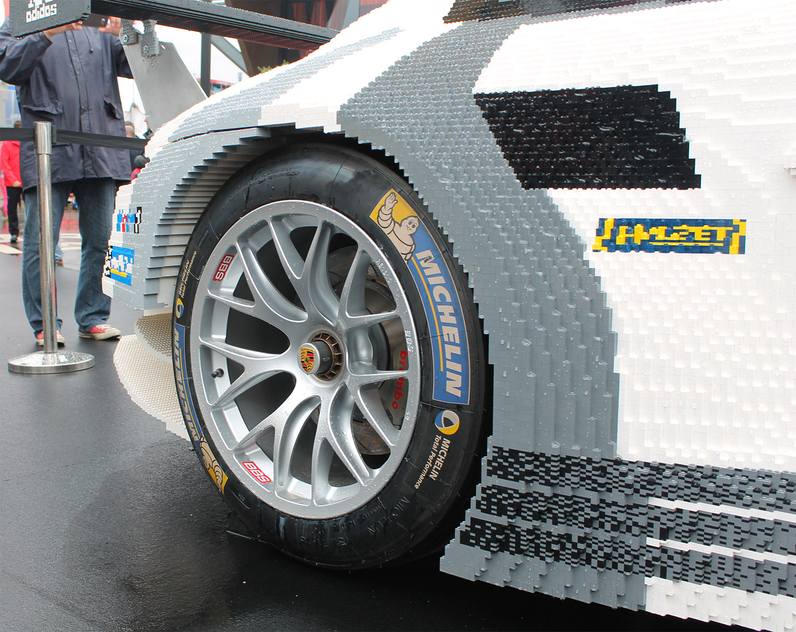 Porsche 911 RSR made of Lego