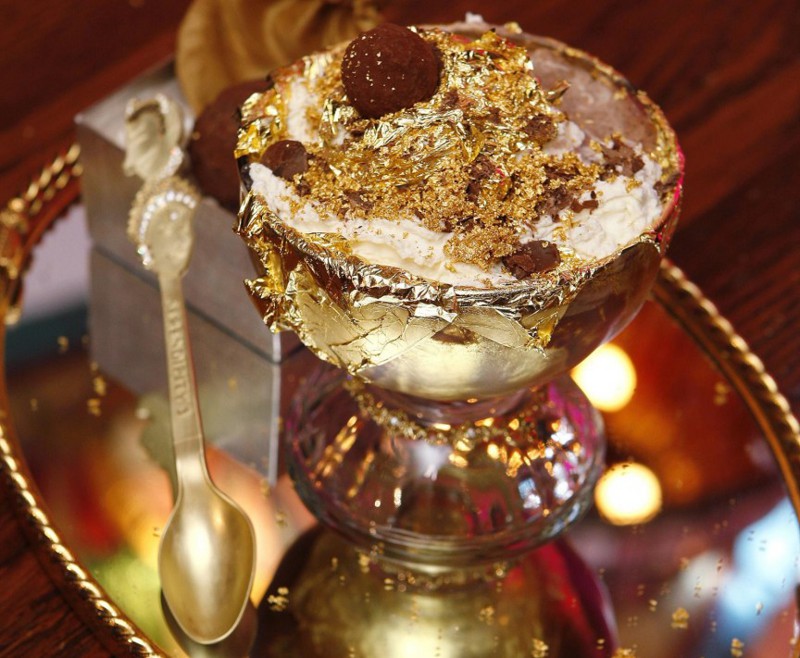 10 dishes and beverages, which have gold