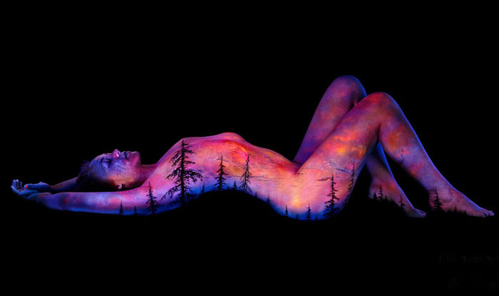 The fluorescent body art